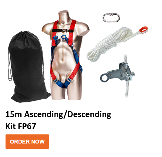 Fall arrest set 15m FP67 on a dummy with 2-point harness carabiner, 12mm removable rope grab, 15 meters of Kernmantel static rope and nylon bag with drawstring. The orange button in the lower image area leads to the article.